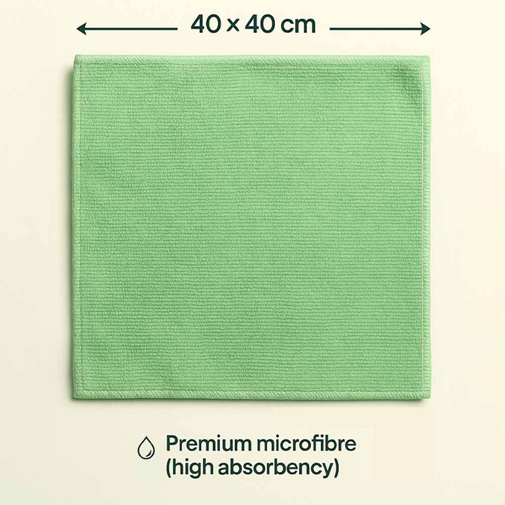 Green microfiber cloth with dimensions 40x40 cm on a beige background